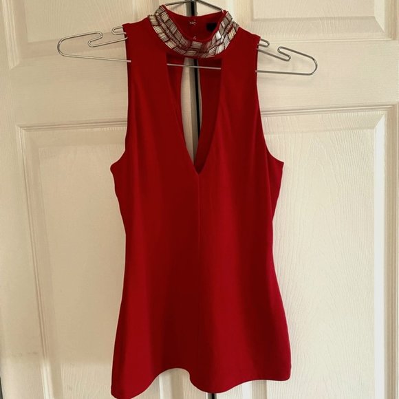 XS Guess RED Halter - NEW - Picture 1 of 5
